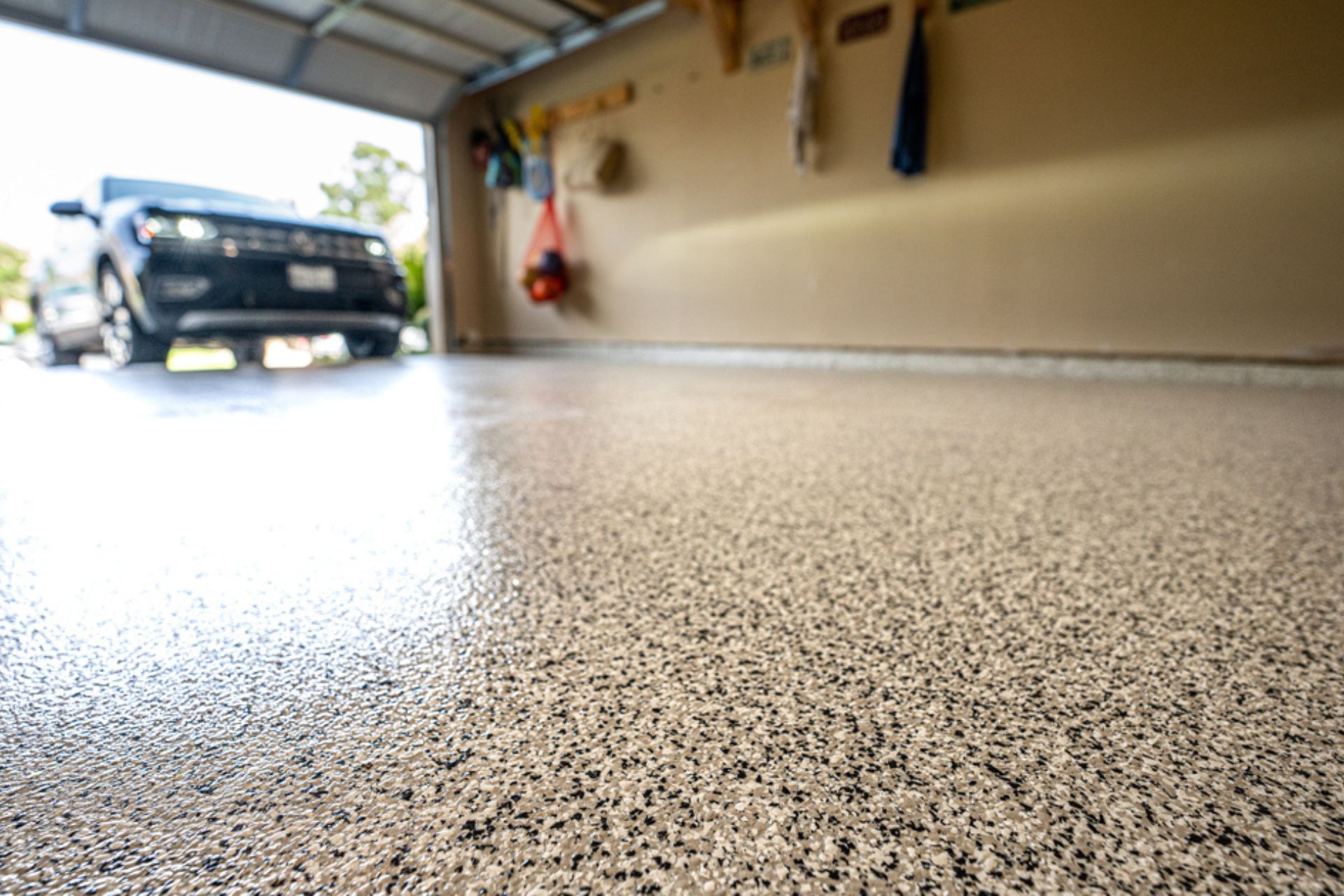 What is Polyaspartic Flake System - Mint Floors Mississauga